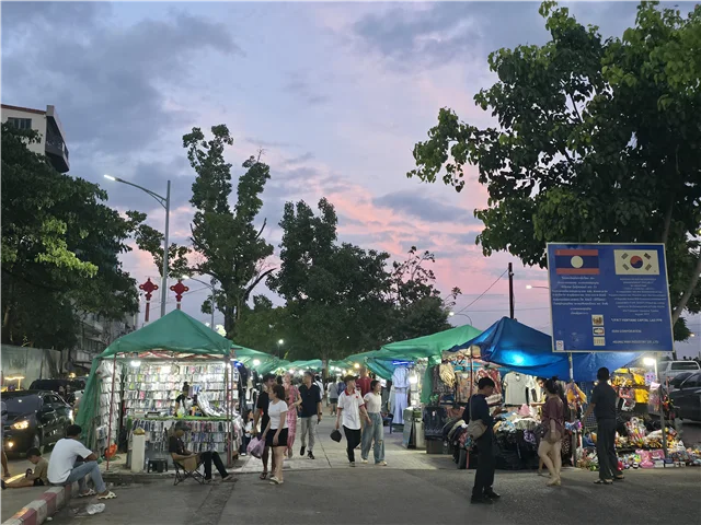 메콩강 야시장